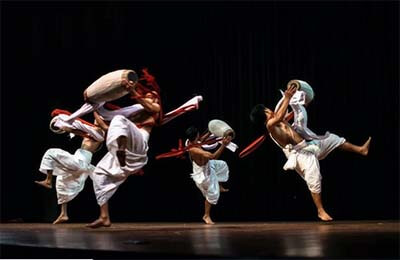 舞蹈教学中语言艺术的探析